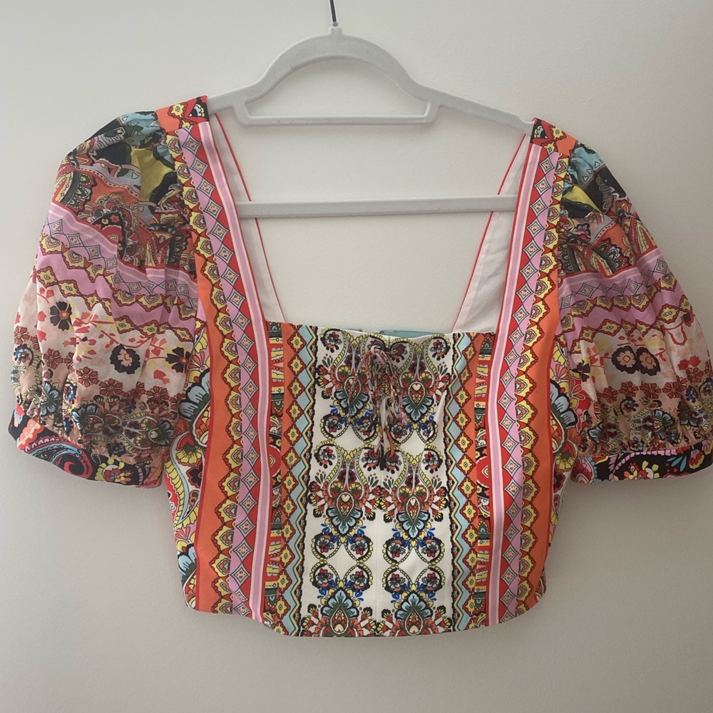 Alice + Olivia puffed sleeve crop top